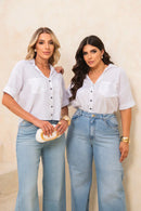 Camisa Martingale com Bolsos Frontais
