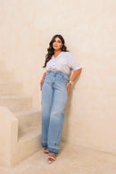 Calça Wide Leg com Detalhe na Barra